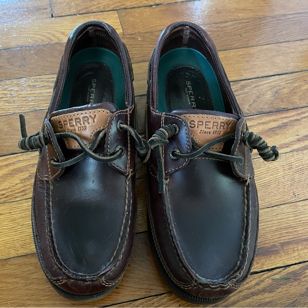 Sperry leather boat loafers moccasin shoes Men’s 8 Ladies 10